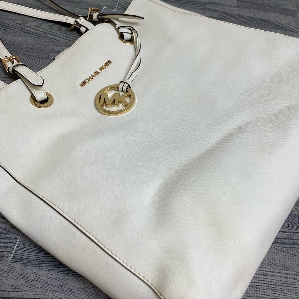 Michael Kors Jet Set White Saffiano Leather Travel Tote - Picture 5 of 17